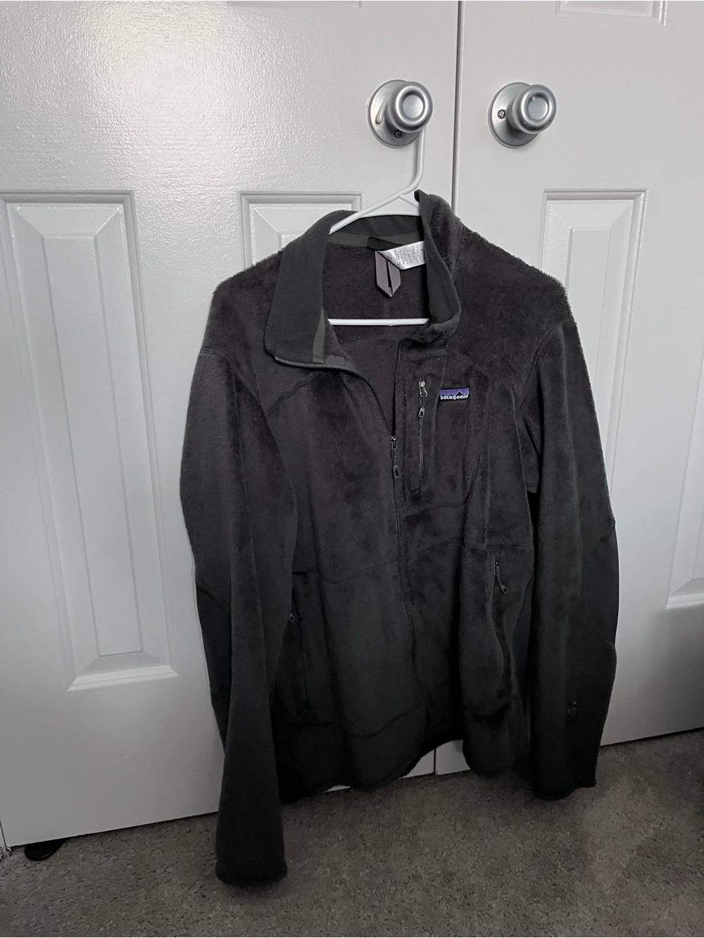 Gray Patagonia Men’s Large R2 Regulator fleece full zip fleece jacket
